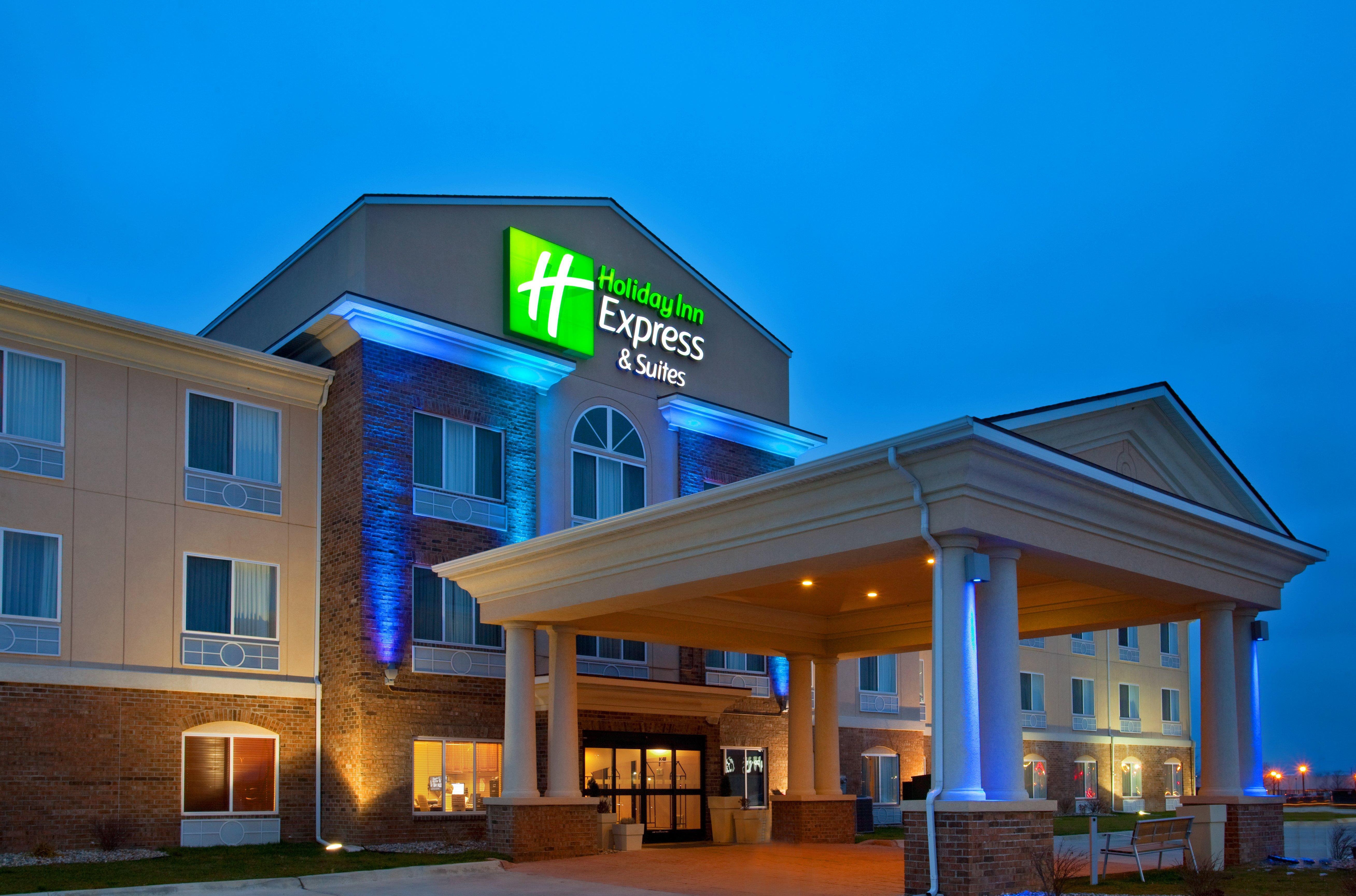 Holiday Inn Express Hotel & Suites Mattoon By Ihg Exterior photo