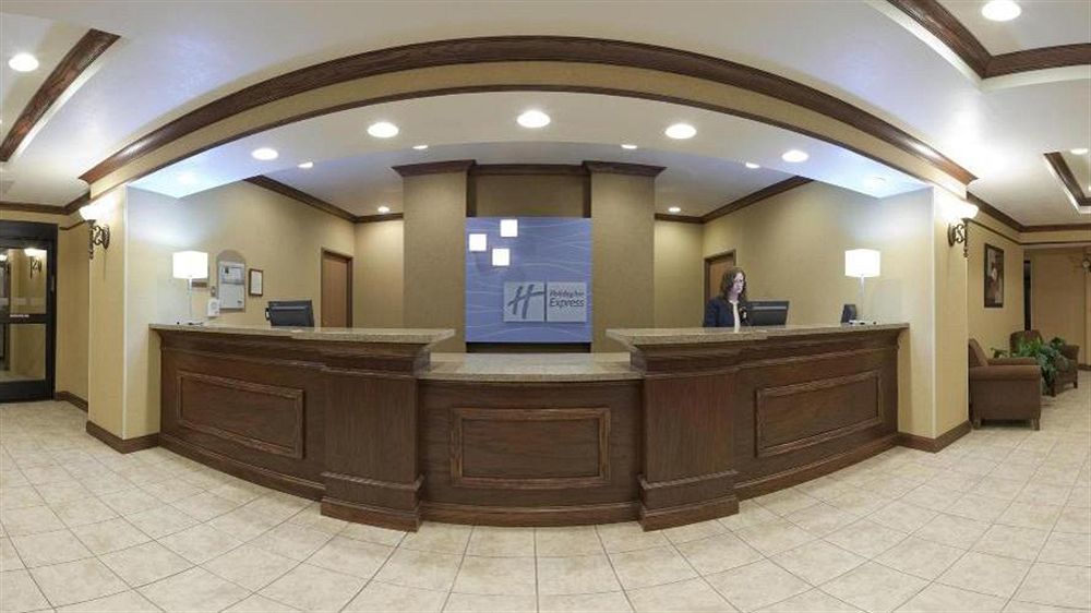 Holiday Inn Express Hotel & Suites Mattoon By Ihg Exterior photo